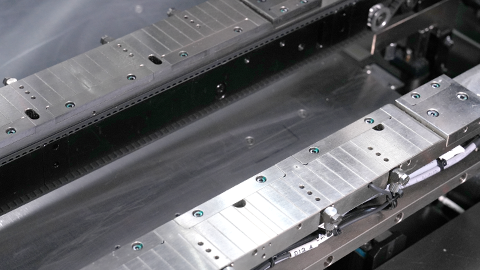 Konsistenter Rand-zu-Rand-Druck Konsistenter Rand-zu-Rand-Druck im G-Tera Schablonendrucker mit präzisem Fördersystem für höchste Druckgenauigkeit und Stabilität.